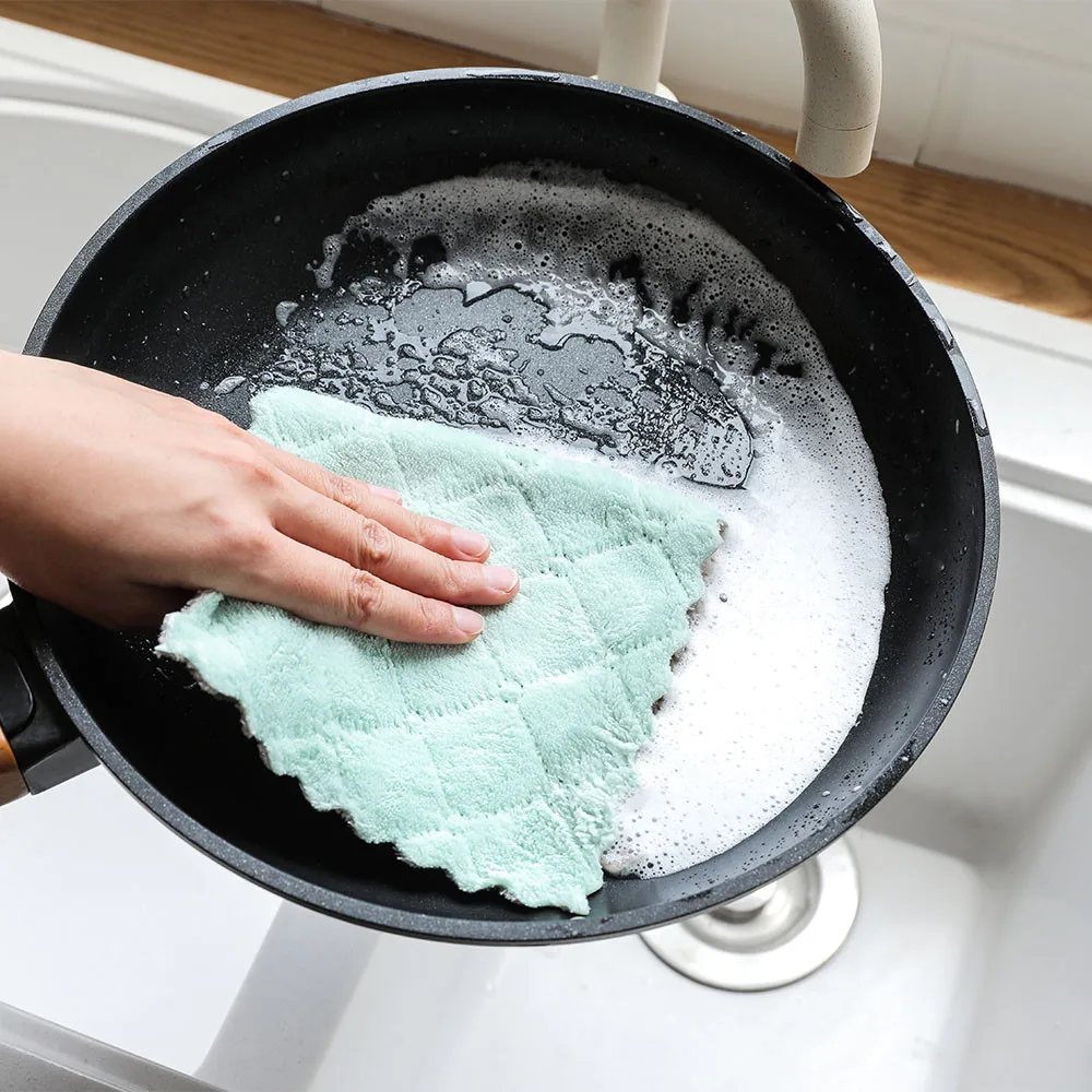 

Nonstick Oil Coral Velvet Hanging Hand Towels Kitchen Dishclout Cleaning cloth