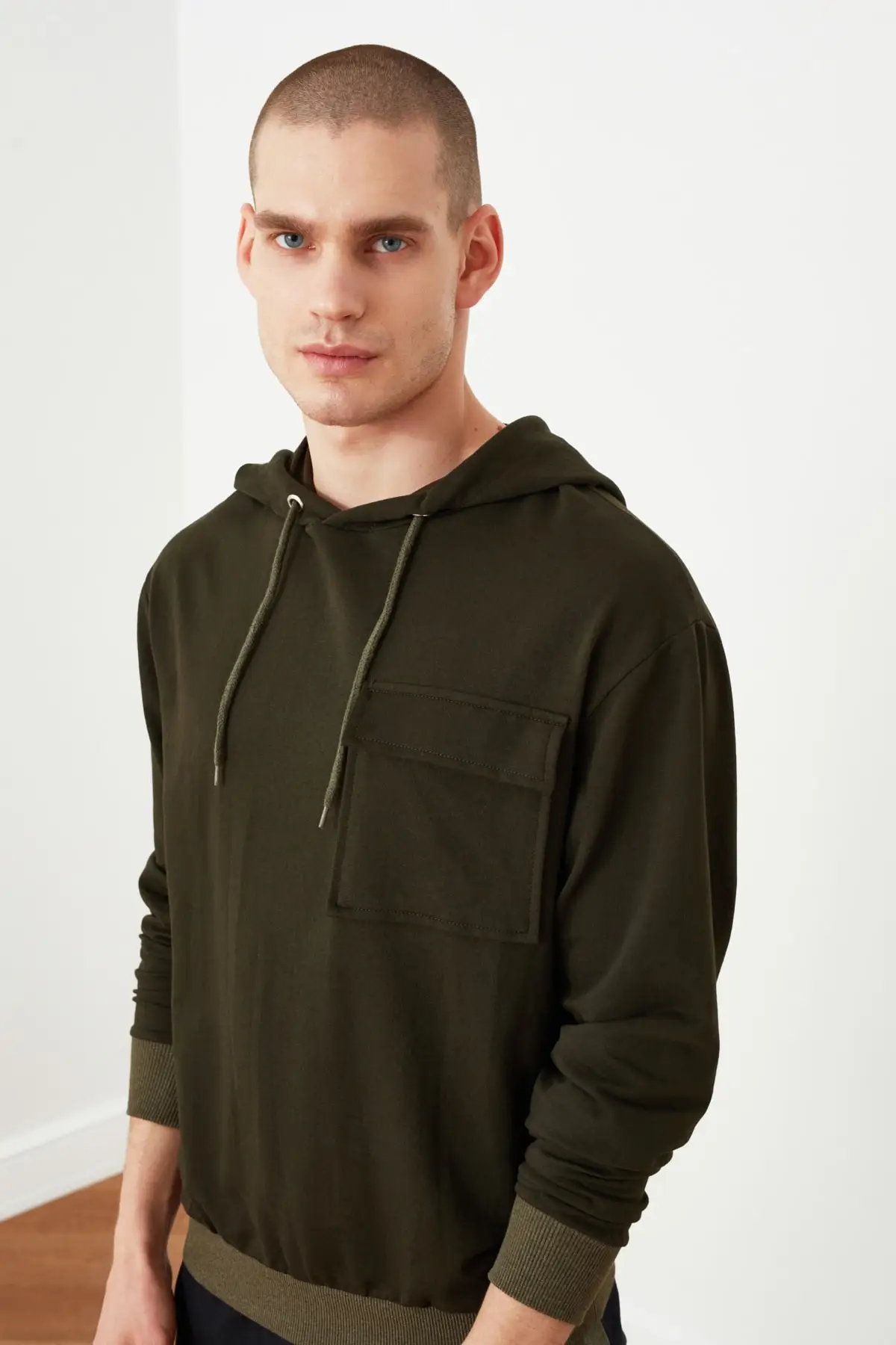 

Trendyol Male Pocket Detail Hooded Sweatshirt TMNAW21SW0368