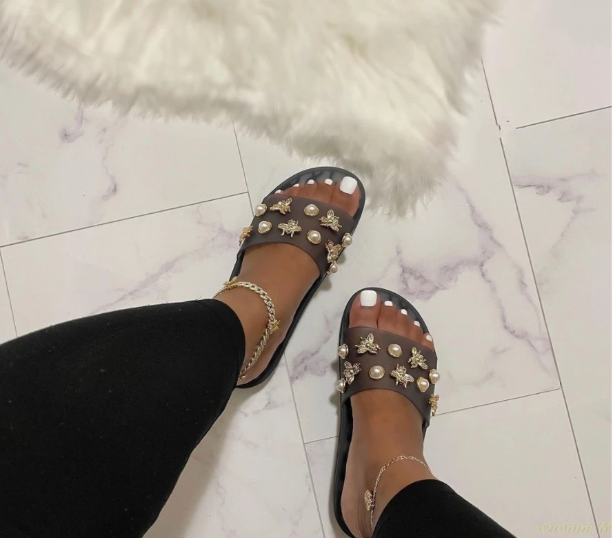 

2021 summer women new flat metal female large size square head wild casual slippers chain transparent cross simple sandals