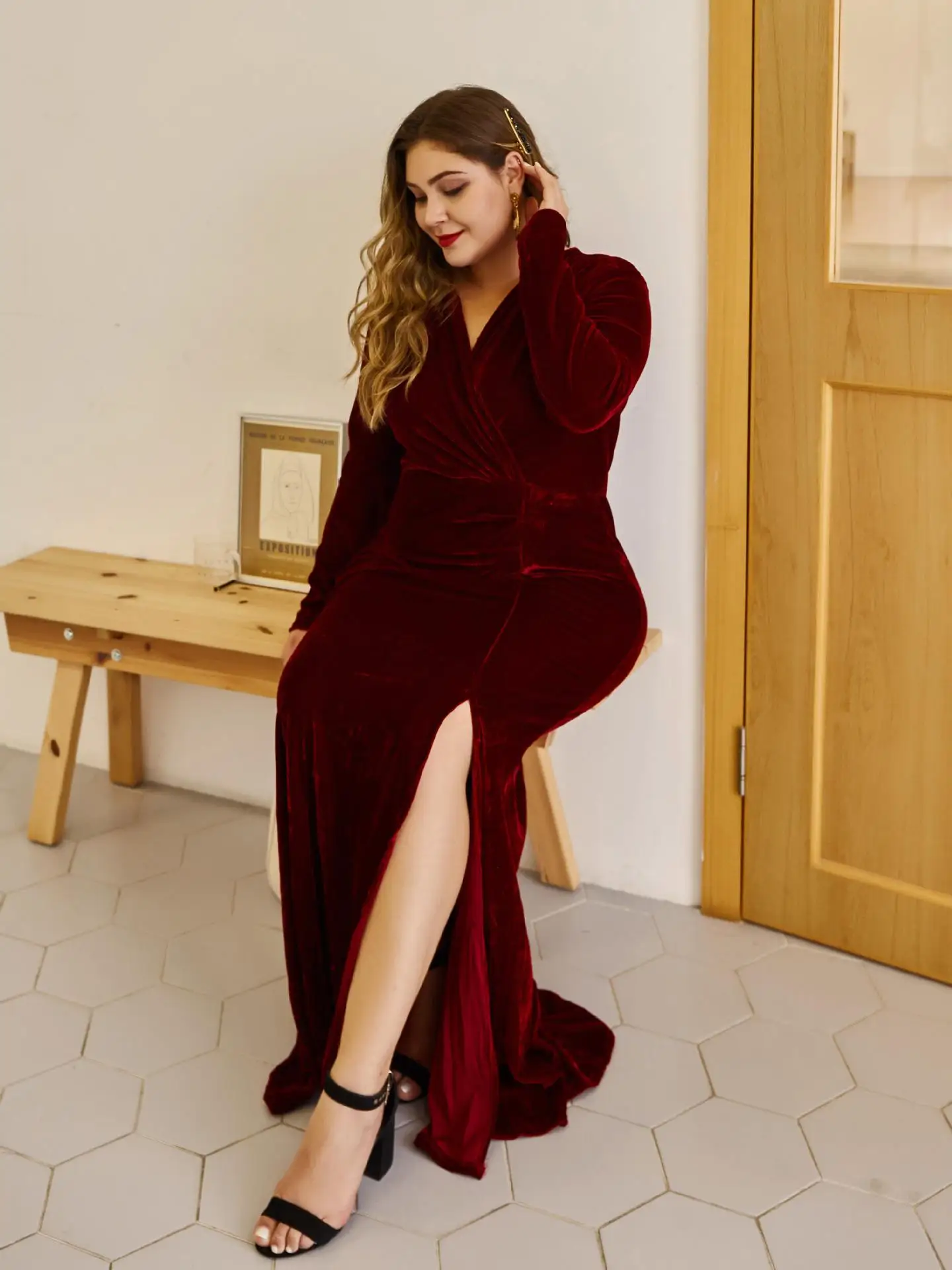 

Sexy party split velvet dress big size women dress burgundy evening maxi dress boidycon plus size long dresses winter 2019