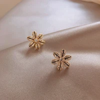 lats rhinestone flower stud earrings 2020 new petal earrings for women korean simple earings kolczyki brincos fashion jewelry