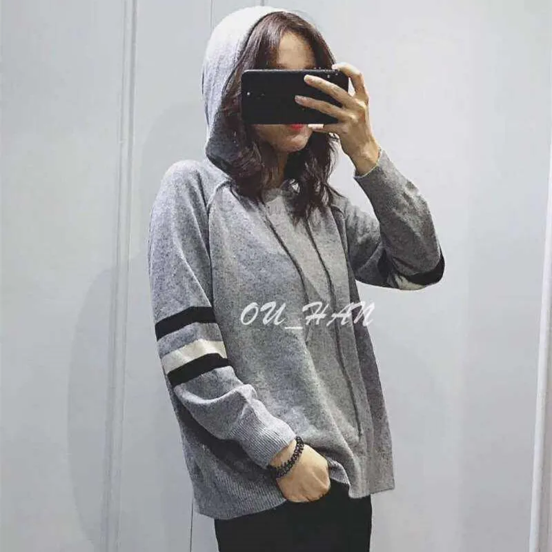 

Hooded sweater women's loose casual short hooded bottoming shirt autumn and winter sweater wild sweater ladies tops