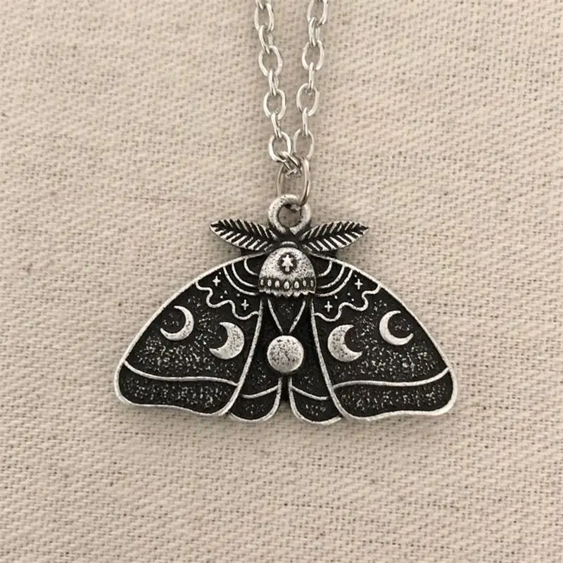 

Moon Phase Luna Moth Pendant Necklaces Women Wedding Party Fashion Jewelry Chain Statement Necklace Gifts Female Bijoux
