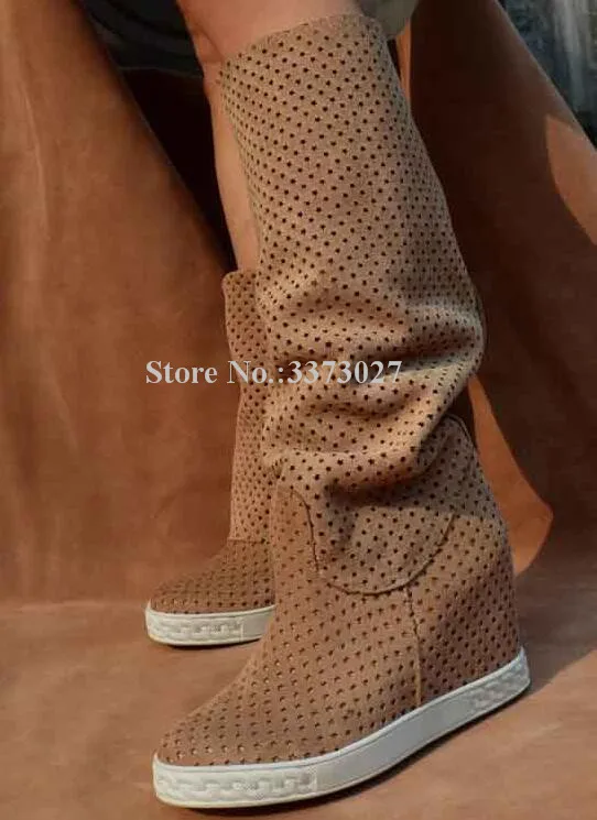 Босоножки на танкетке женские замшевые ажурные сапоги до середины икры