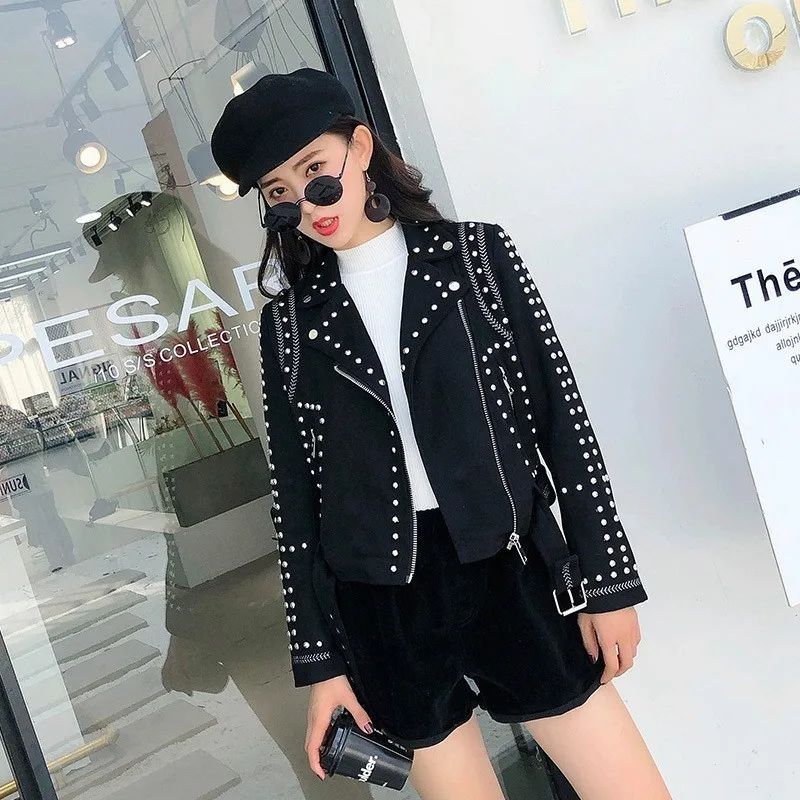 Модные корейские женские замшевые Куртки из искусственной кожи с заклепками