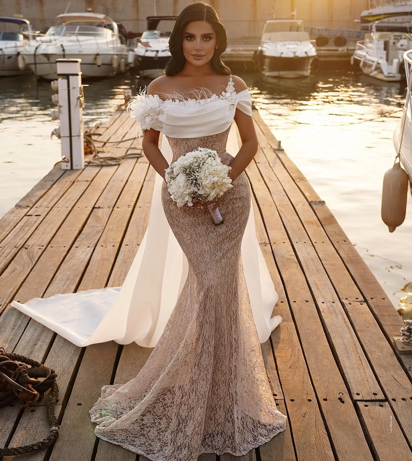 

Женское свадебное платье с юбкой годе, элегантное кружевное платье с открытыми плечами и перьями, пляжное платье невесты с запахом, 2021