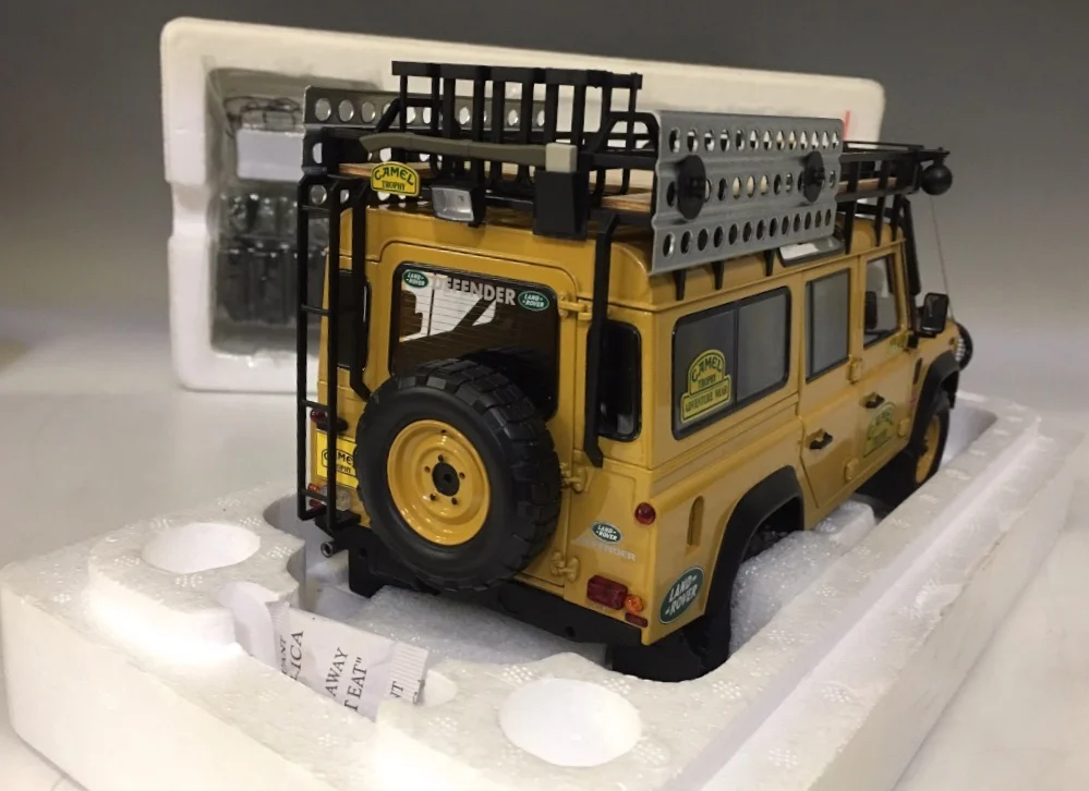 Почти настоящий 1/18 Land Rover Defender 90 110 Кубок с верблюдом издание литья под давлением модель автомобиля с небольшим подарком