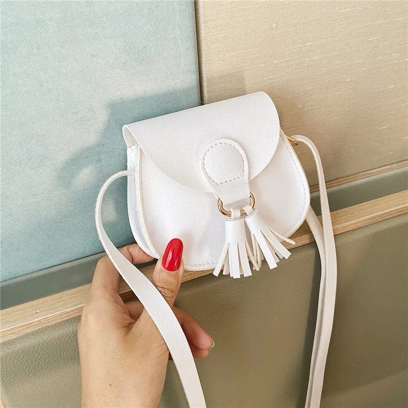 

2021 New Women's Handbags Solid Color Soft Surface Simple Tassel Magnetic Buckle Single Shoulder Messenger Small Bag Female Bag