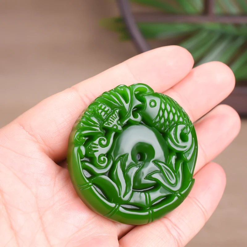 Ожерелье с подвеской в виде карпа из натурального зеленого нефрита ручной работы