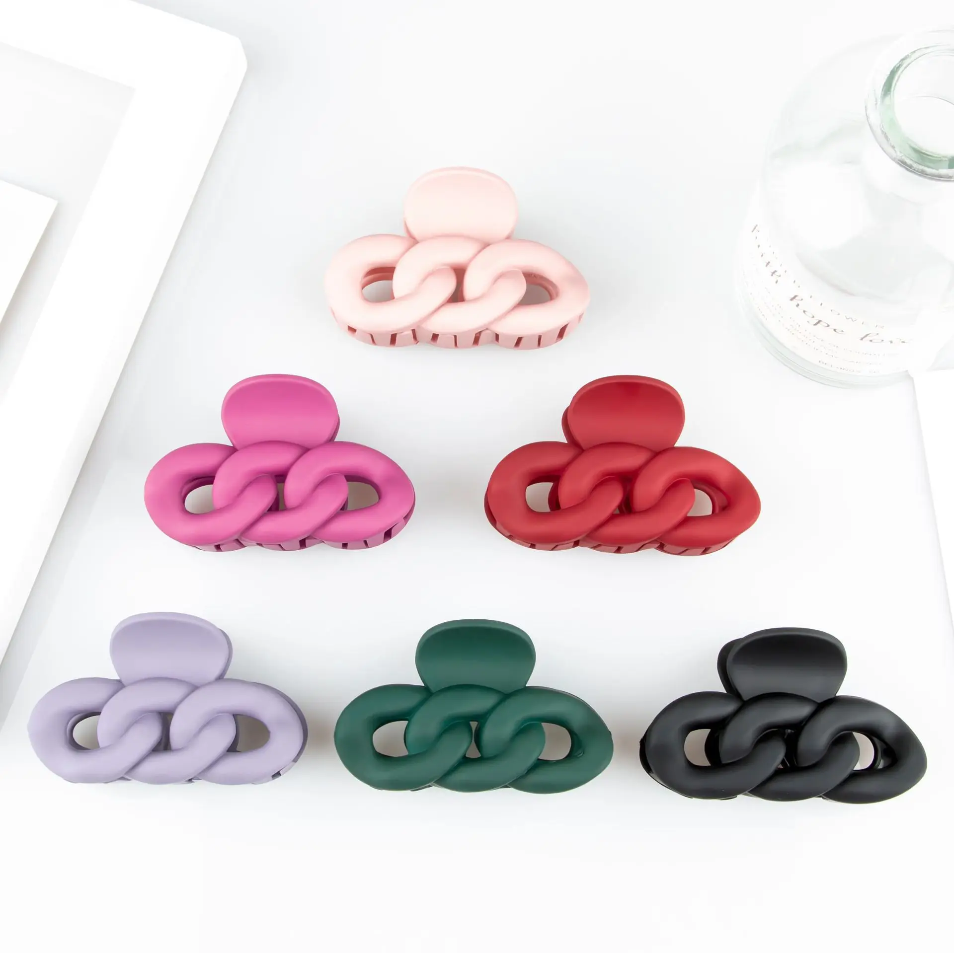

Women's Medium Hairpin Pure Color Twist Catch Clip Korean Fashion New Style Outing Temperament Hairpin Simple Shark Clip Hairpin