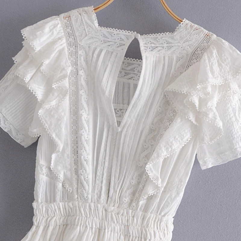 Женское мини-платье TWOTWINSTYLE белое с квадратным вырезом короткими рукавами и