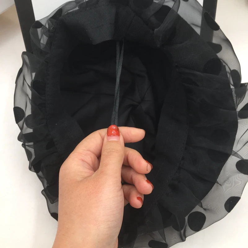 Элегантный тонкий берет с волнистыми бутонами Paragraph весна-лето 2019 | Аксессуары