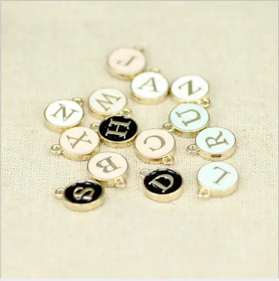 

100pcs/lot color alloy drop oil 26 letters of alphabet decoration geometry round shape floating locekt charms diy jewelry making