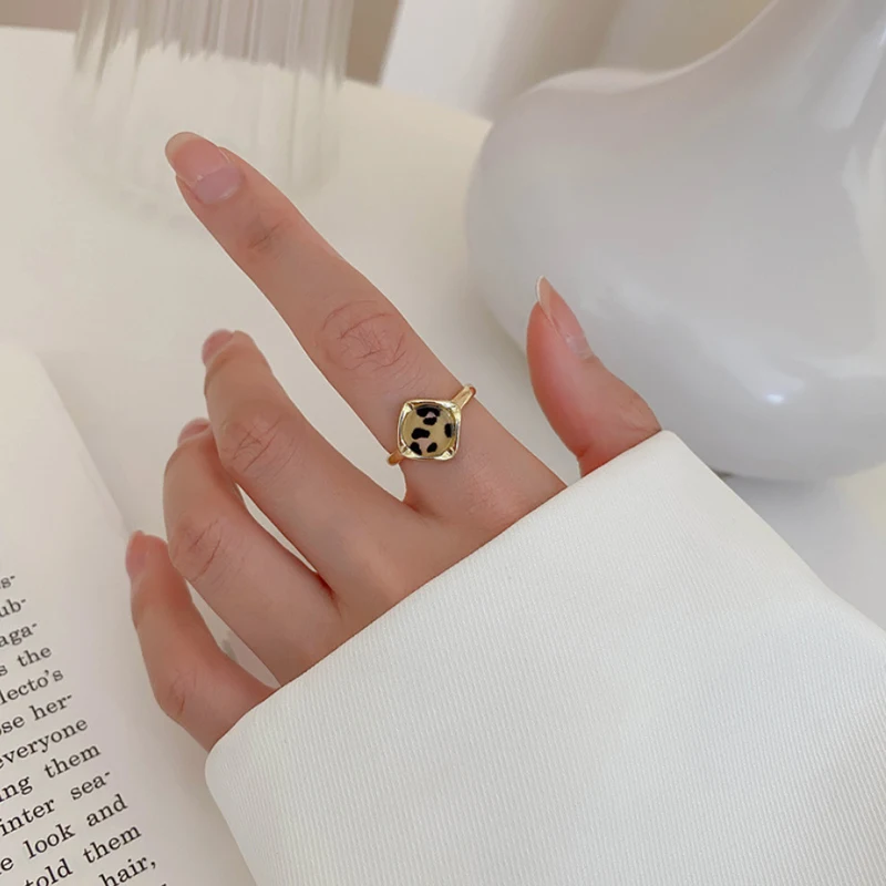 

Retro Small Square Leopard Print Design Sense Light Luxury Fashion Personality Simple Index Finger Women Rings 2021 Trend