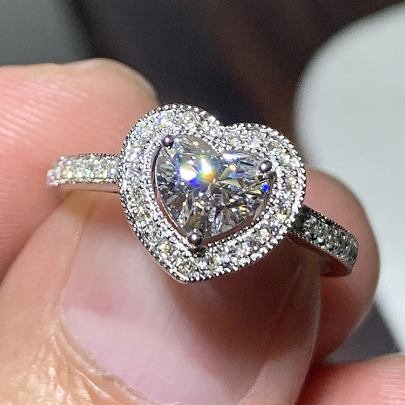

UILZ Exquisite AAA Zircon Heart Shaped Love Statement Rings for Women 2022 Hot Selling Bride Wedding Fashion Jewelry Wholesale