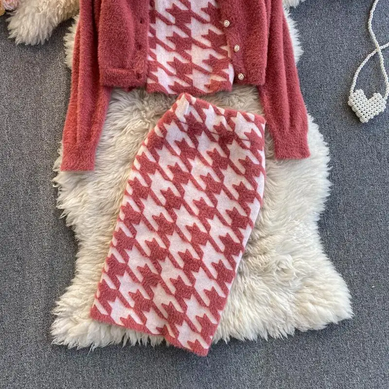 

Spring Chic Korean Sexy Camisole Short O Neck Knitted Cardigan Plaid Sweater Elastic High Waist Mini Skirts Fashion 3piece Sets