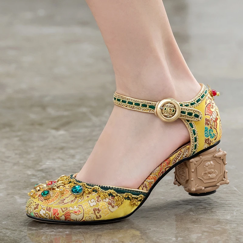 Strange High Heeled Pumps for Women Flock Shoes Women Pumps Round Toe Wedding Embroidery Flower Handmade