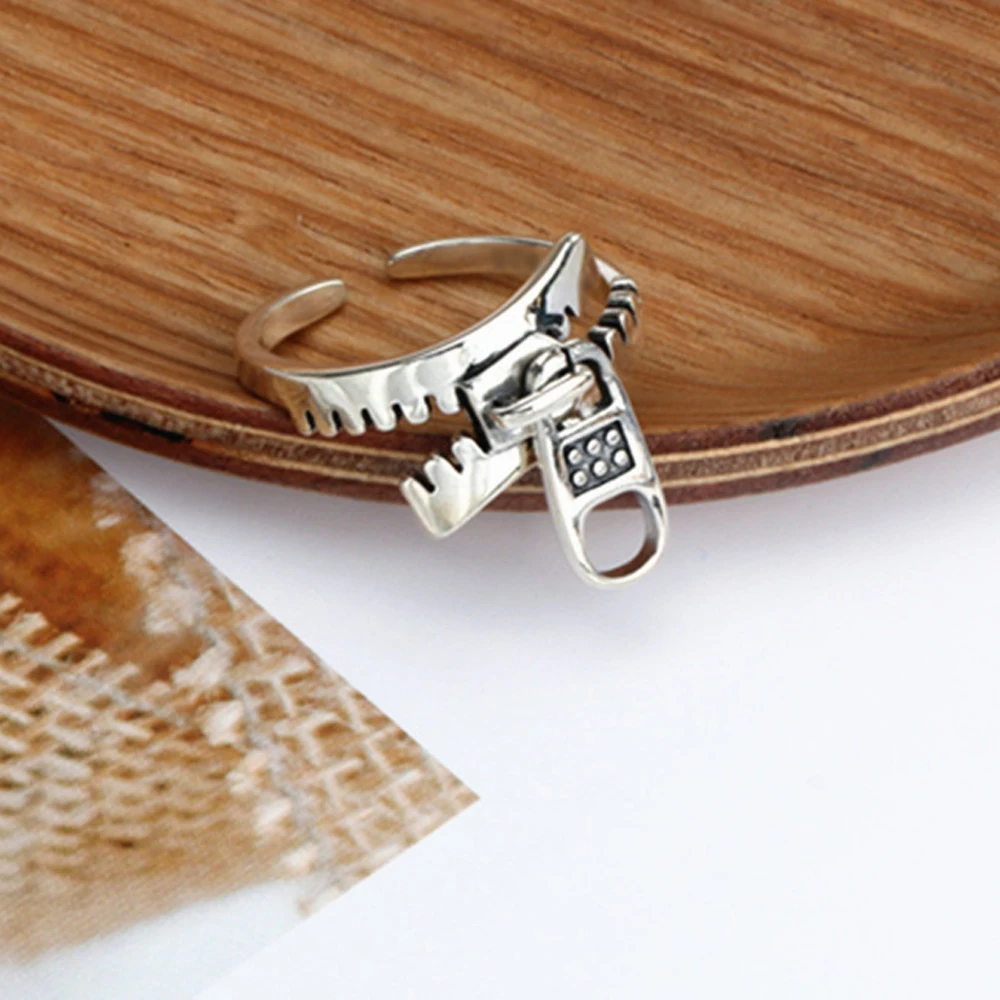 

The New Creative Ring Women Personality Manual Zipper Zipper Design Jewelry Rings Gifts