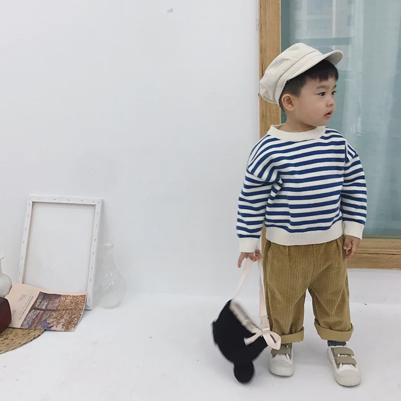 Модный вязаный свитер в полоску для мальчиков на осень и зиму теплый