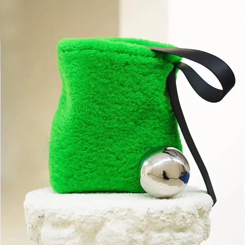 2021 New Net Red Same Paragraph Green Real Wool Lamb Hair Bag Shoulder Diagonal Bag Female Fur Bucket Bag
