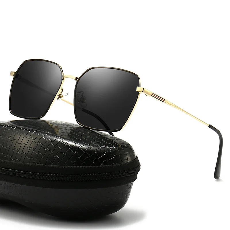 

The New Square Metal Sunglasses Men's Classic Model Of Polarized Sunglasses