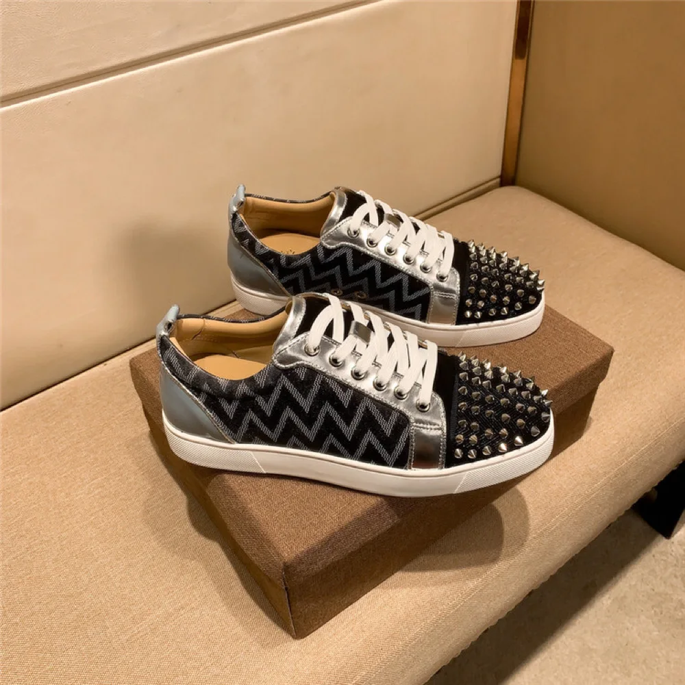 

Luxurious Fashion Black Men's Shoes Silver Rivet Toe Low Top Red Bottom Shoes Leather Casual Women Shoes Star Same Style Summer
