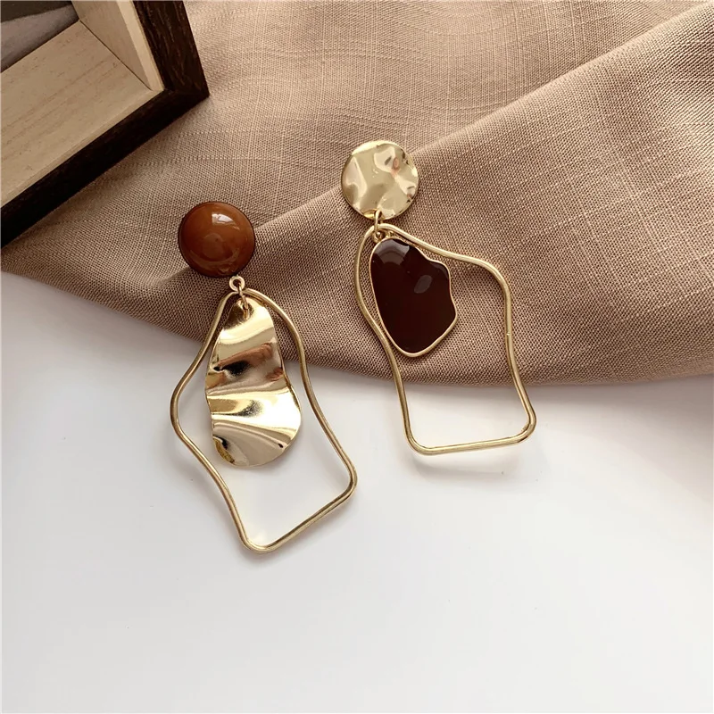 

New Korean Black Acrylic Drop Earrings For Women Punk Jewelry Vintage Statement Metal Crystal Dangle Hanging Earring Asymmetric