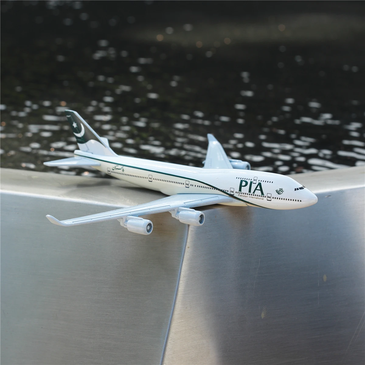 

Pakistan International Airlines PIA Aircraft Model 6" Metal Airplane Diecast Mini Moto Collection Eduactional Toys for Children
