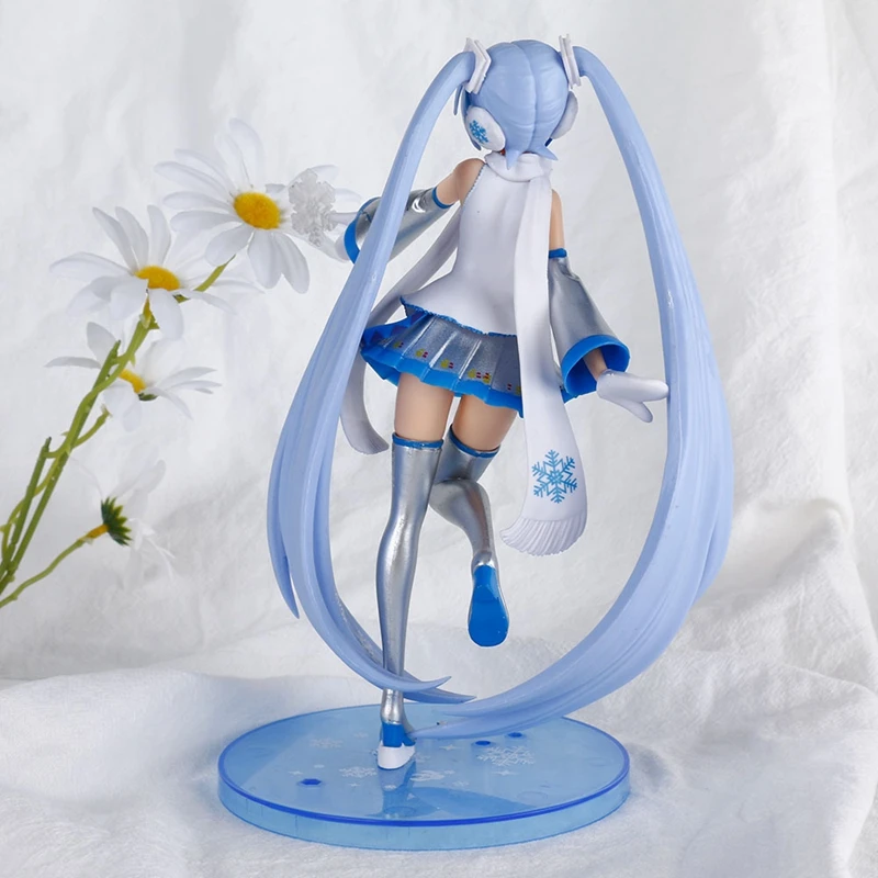 Двухмерная красивая девочка с аниме-персонажем принцесса зимняя одежда снежинка