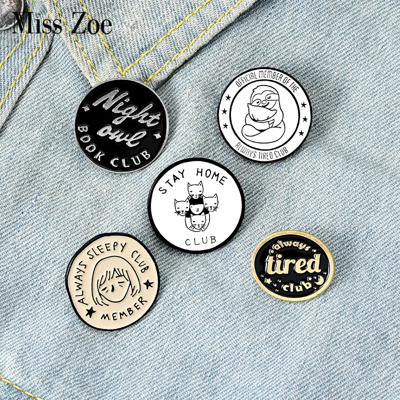 Эмалированная заколка Stay Home всегда сонный усталый значок на заказ ленивый кот