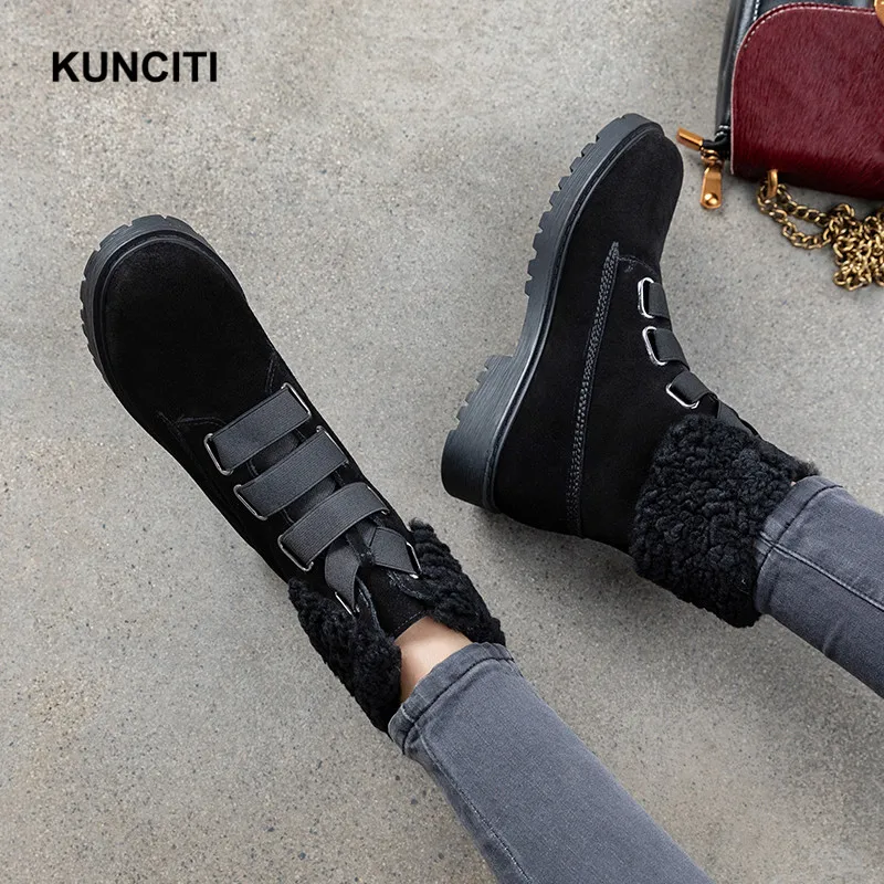KUNCITI/черная зимняя обувь из замши и кожи; женские ботильоны с круглым носком; модные зимние ботинки; новые модные короткие ботиночки в западном стиле; D9283