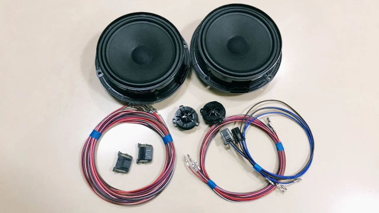 Модифицированная задняя дверь заднего динамика бас/колонки которые подходят для