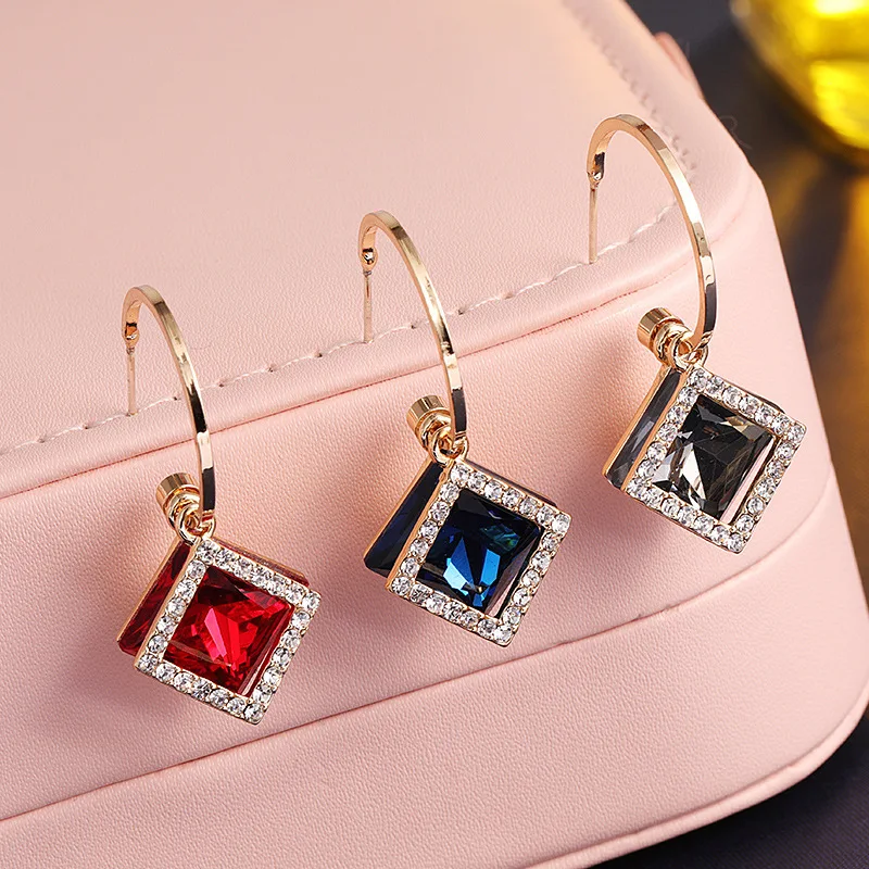 Новые женские серьги-гвоздики с красными лепестками из акриловых бусин и