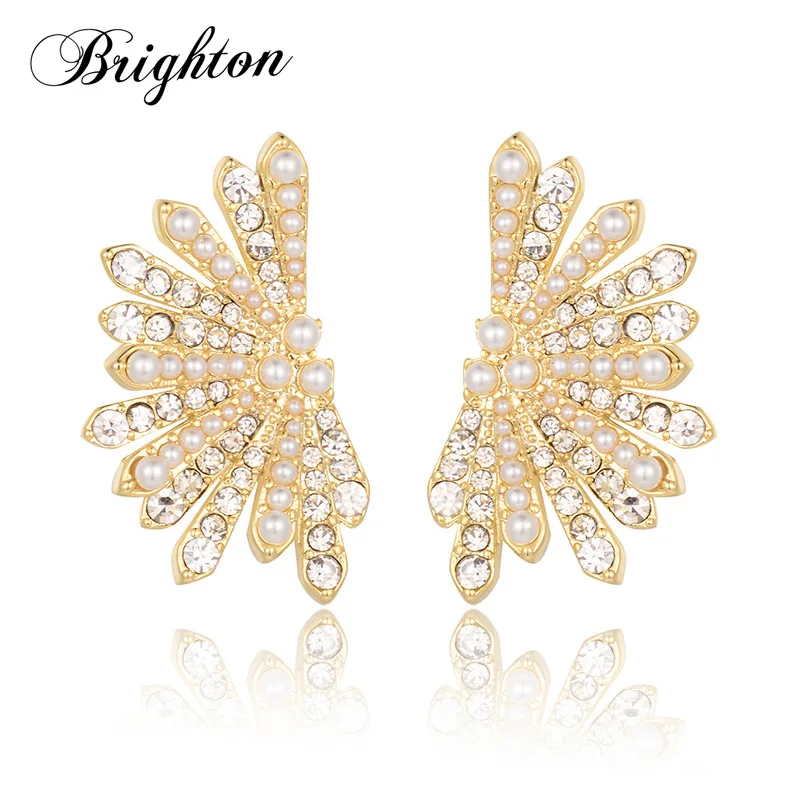 

Dorado Pearl Crystals Stud Earrings For Women Half Flower Light Yellow Gold Color Exquisite Accessories Party Gifts 2021 Trendy