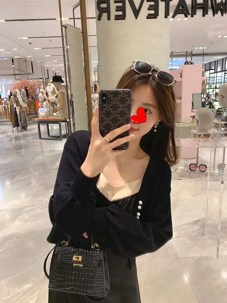 Кардиган женский вязаный на пуговицах с жемчужинами V-образным вырезом осенний