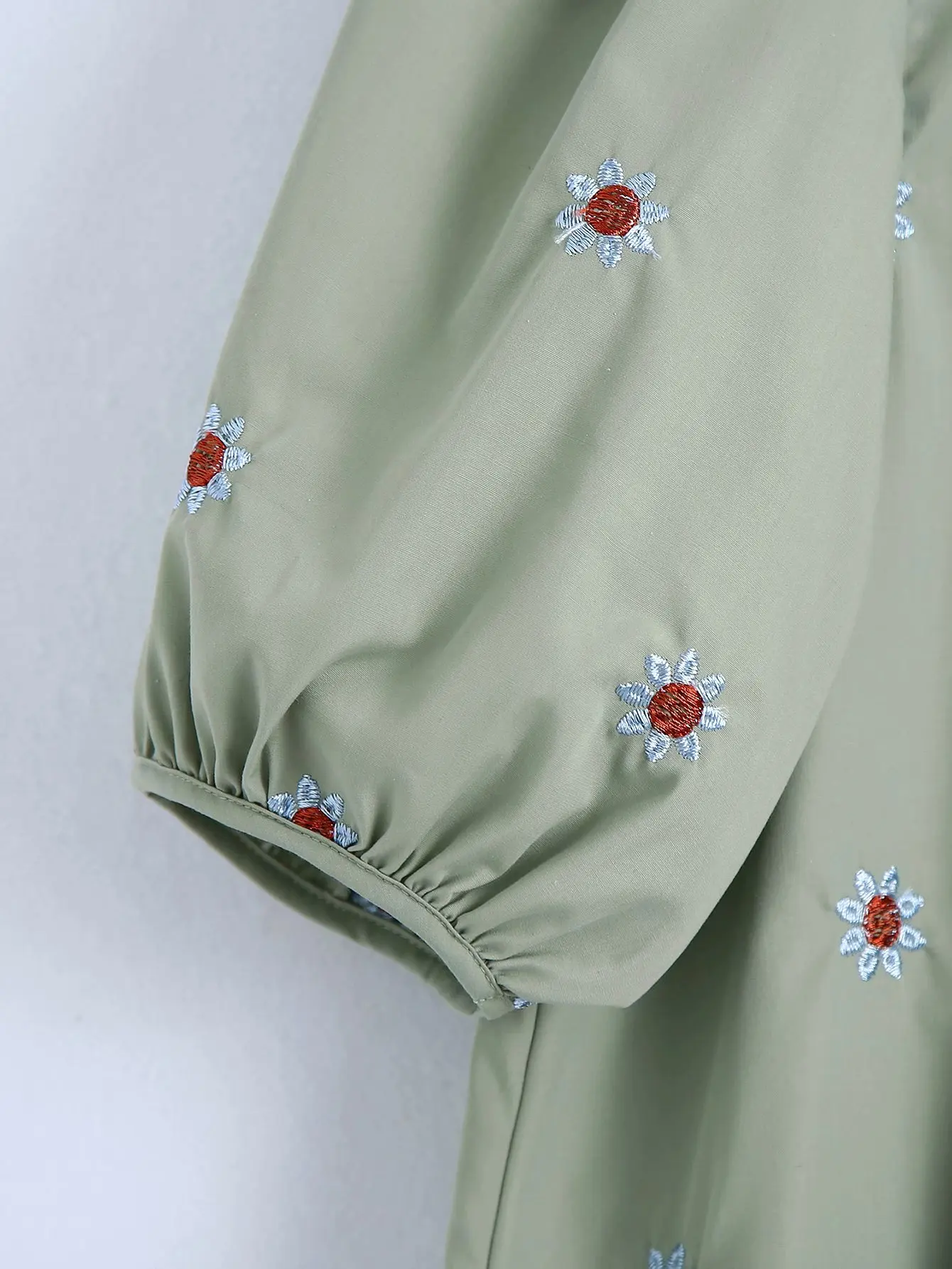 

New Round Neck Women's Embroidered Dress Harajuku Lotus Leaf Western Style Puff Sleeve Chic Female Dress