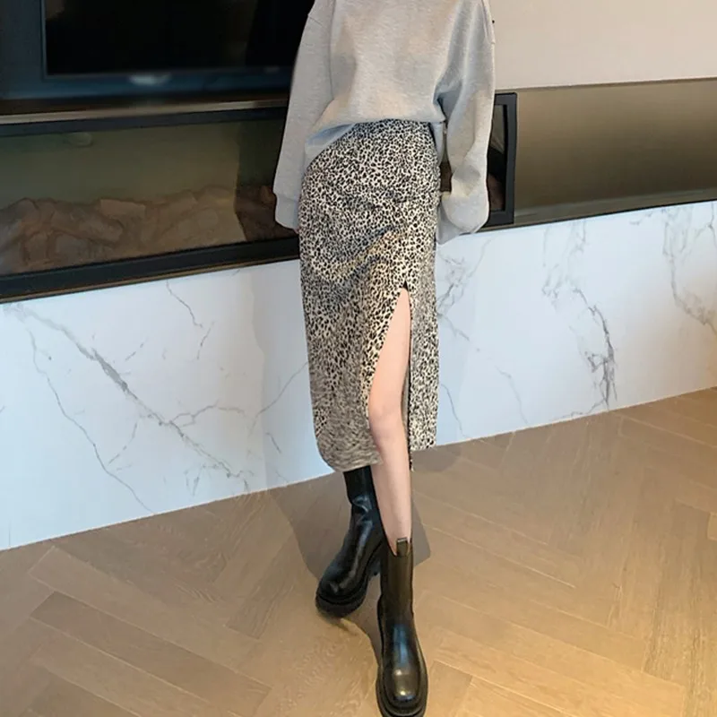 

Side Slit Leopard Print Wrapped Hip Skirt Temperament Ladies Elastic Waist Thin Long Section Skirt