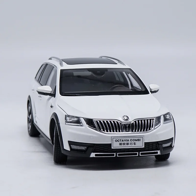 1:18 тщательная модель Skoda OCTAVIA Wagon автомобиля из сплава статические металлические