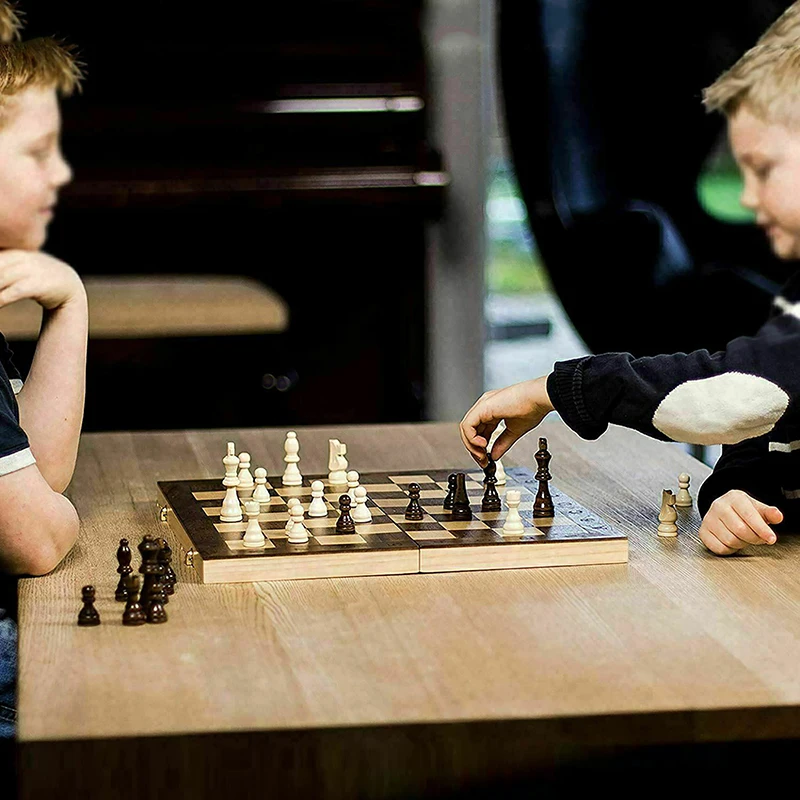 

Wooden International Chess Set Magnetic With 34 Chess Pieces Interior Storage Folding Portable Checkerboard Box Kit Puzzle game