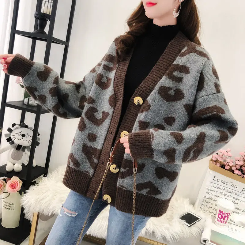 

Женский трикотажный кардиган на пуговицах, повседневный Свободный кардиган с V-образным вырезом и длинным рукавом, модель T61 на осень и зиму,...