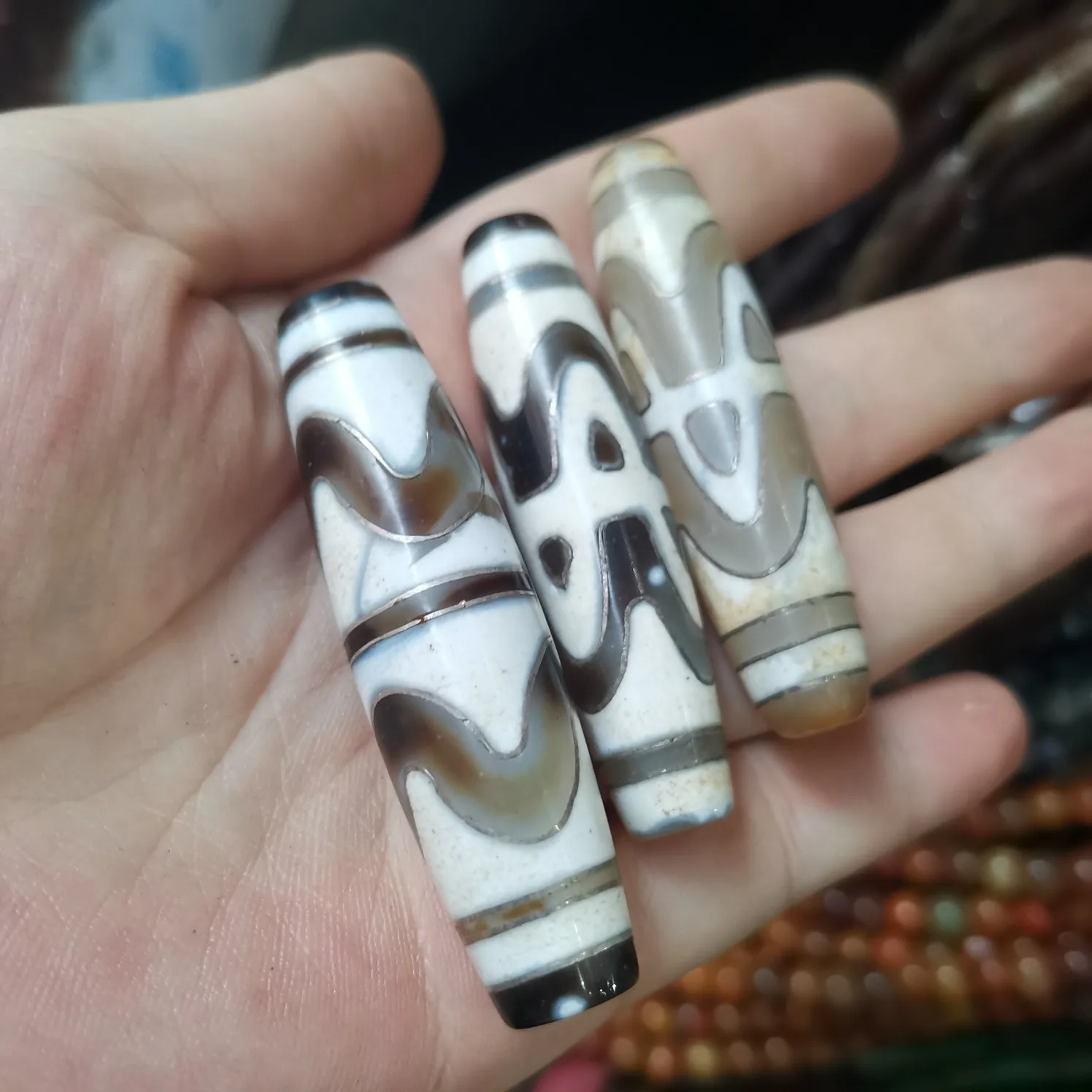 

1pcs Natural Agate Dzi Beads Double Tiger Teeth Totem White Inlaid Copper Wire Rare Products Loose Jewelry DIY Material