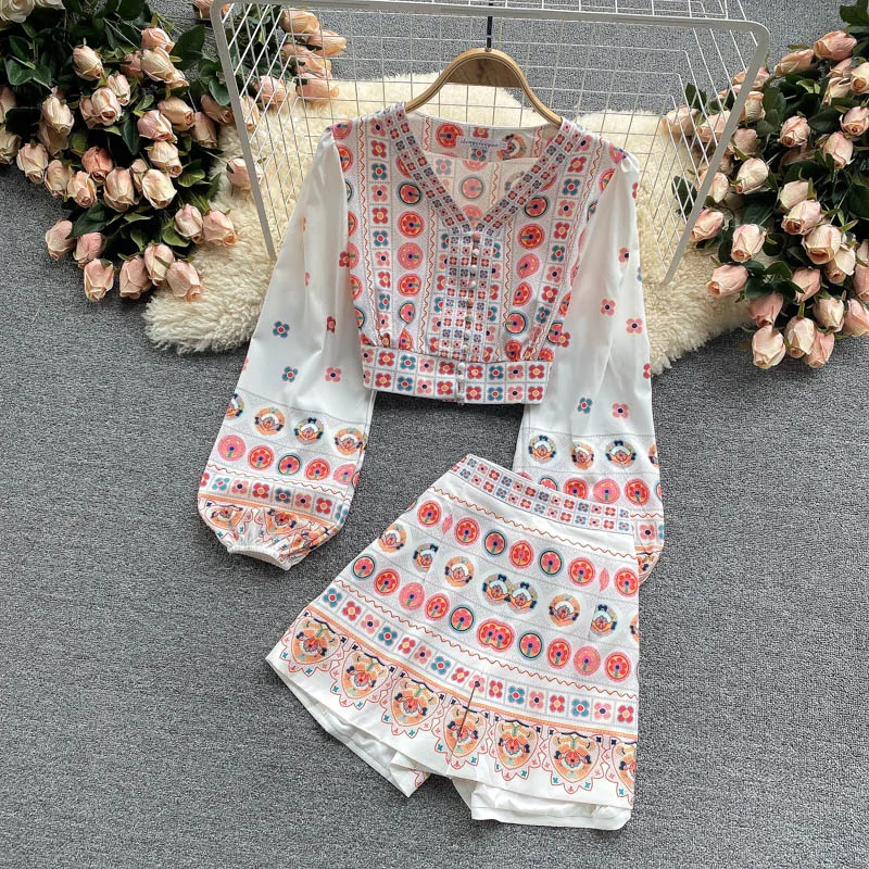

Bohemian Slim Two Piece Set Women's Summer Crop Top And Short Pants Outfits Architecture Print 2 Piece Sets Festival Clothing