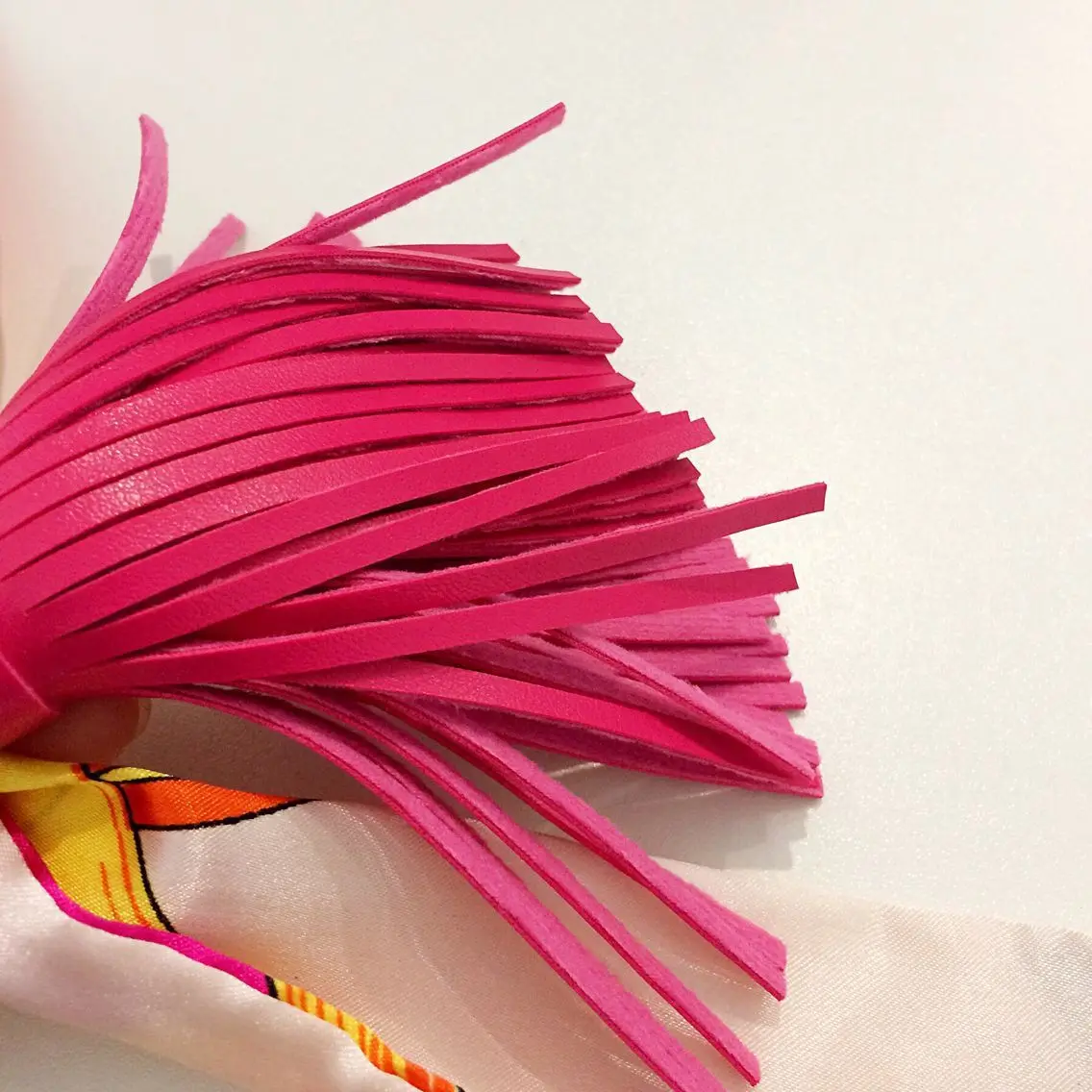 Кожаный брелок с подвеской кисточкой для сумок милый Роскошный металлический