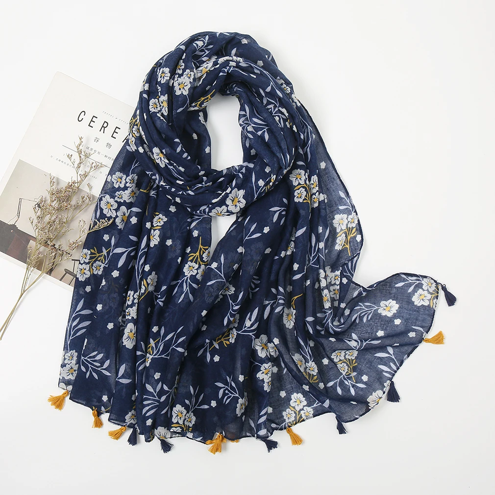 

2021 Newest Floral Printed Cotton Hijab Scarf Women Muslim Fashion Large Size Scarf Navy Headscarf Bohemia Tassels Shawl Foulard