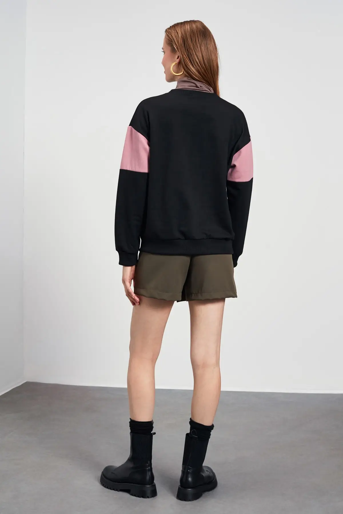 

Trendyol With Color Block Printed Knitted Sweatshirt TWOAW21SW1369