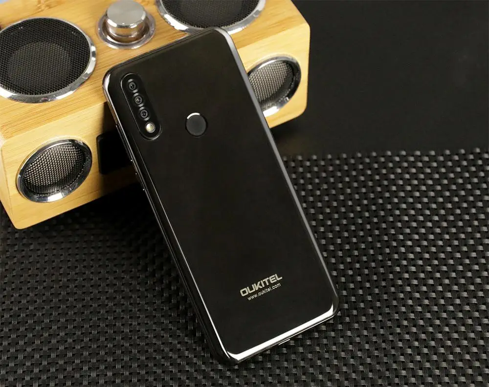 Смартфон OUKITEL C17 6 35 ''с тройной камерой MT6763 четыре ядра Android 9 0 3 ГБ 16