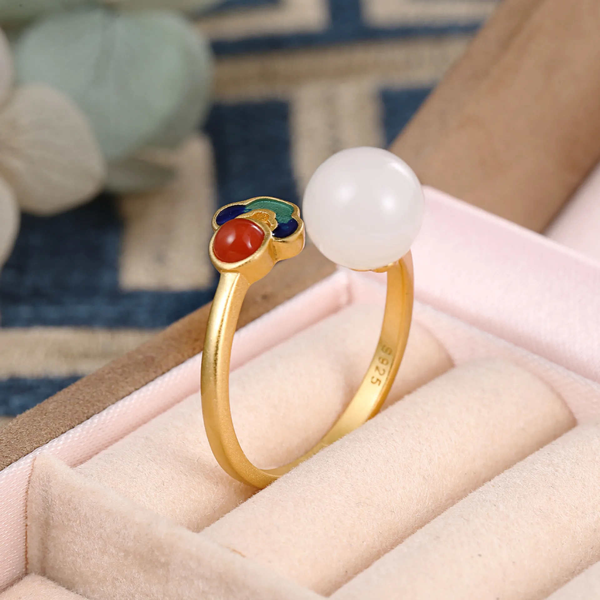 

SA SILVERAGE National Palace Wind Red Hetian Jade Bead Ring S925 Sterling Silver Natural White Jade Ring Gold Color Opening