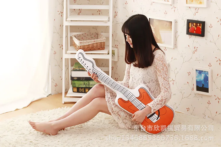 Плюшевая мягкая подушка-имитация гитары 60 см |