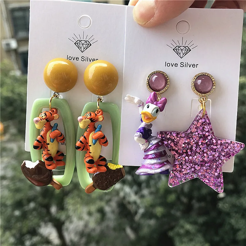 

Disney Winnie The Pooh Tiger Anime Cosplay Resin Cute Dangle Earrings Girls Fashion Women Ear Pendants Accessories Travel Gift