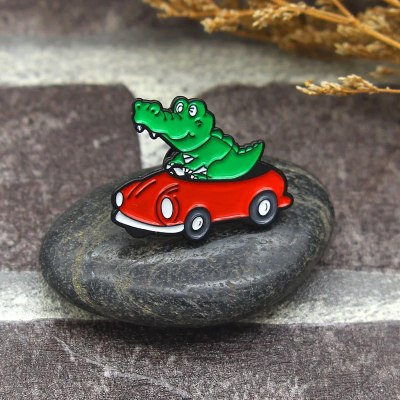 Забавные эмалированные булавки под крокодила заказ красная наклейка кожу значок